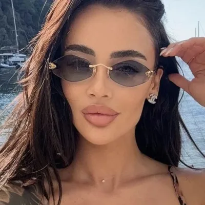Lunettes de soleil losange sans monture – image 3